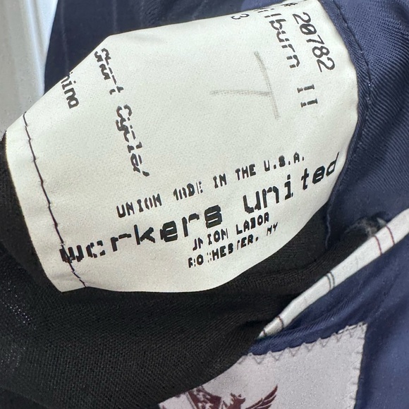 Hickey Freeman | 40R | Suit | Navy Jacket & Pants - Picture 5 of 8